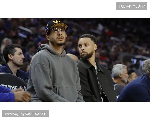 NBA季后赛焦点战:库里 vs 字母哥 数据对比+胜负预测,库里和字母哥合照 NBA季后赛焦点战:库里 vs 字母哥 数据对比+胜负预测,库里和字母哥合照