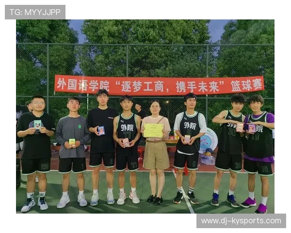 世界篮球学院在教学中加入跨界技能培养提升学员综合素质，世界篮球大学